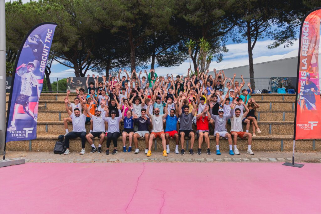 Participating players and American university coaches gathered during the Tennis Showcase 2026 in Cap d'Agde.